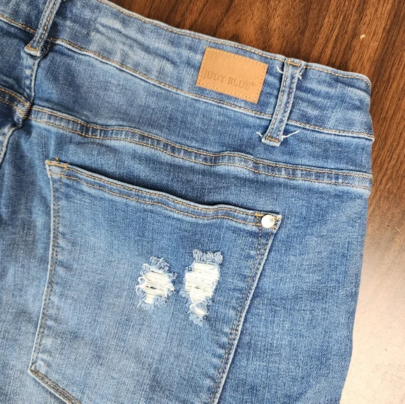 Judy Blue Distressed Jean Shorts Stretchy Denim Animal Print Accent Size 3XL - Picture 15 of 15